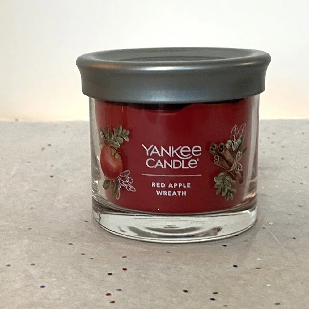 Yankee Candle Holiday Silver Tote - Free Mini Candle